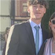 Estudiante en la universidad politécnica de valencia, con muy buen vínculo con los niños mas peques. Entrenador de niños de 10a